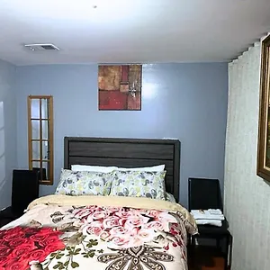 Divine D. 6mins Near Ewr Airport, 4mins To Penn Station / Prudential Homestay